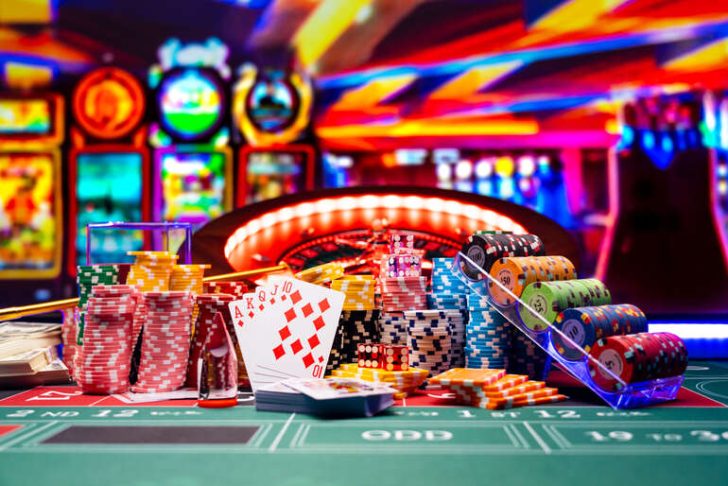Understanding the Mechanics of Social Casinos -998314090
